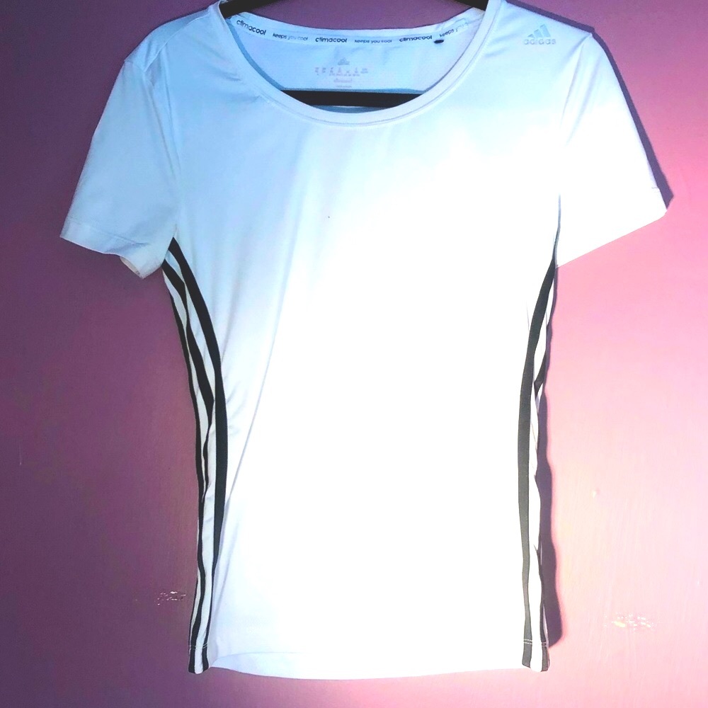 BNWOT ADIDAS CLIMATE COOL XS T SHIRT